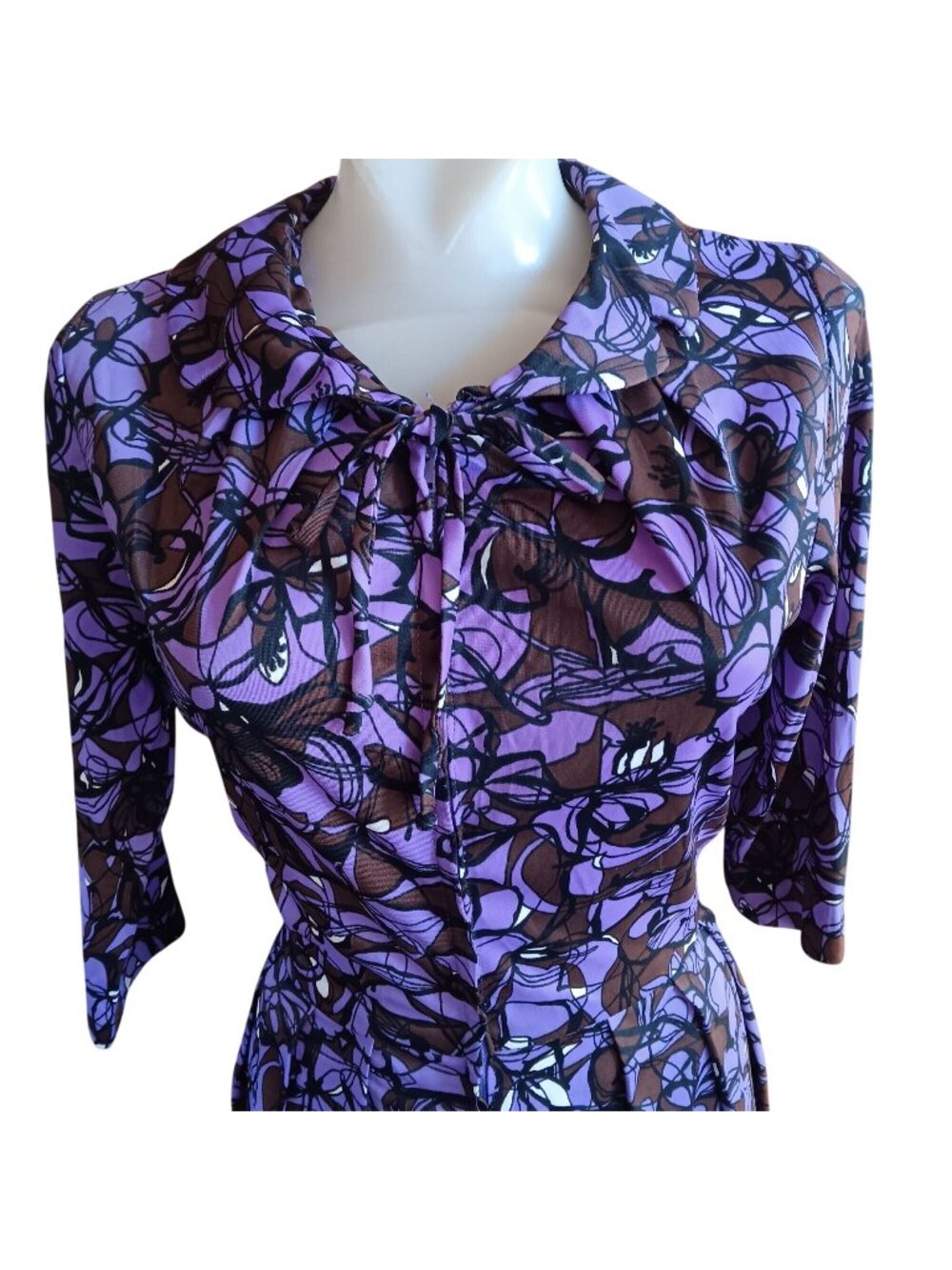 True Vintage 1970s Dress 8 Medium 1970s Acetate Groovy Purple Floral Print Mod